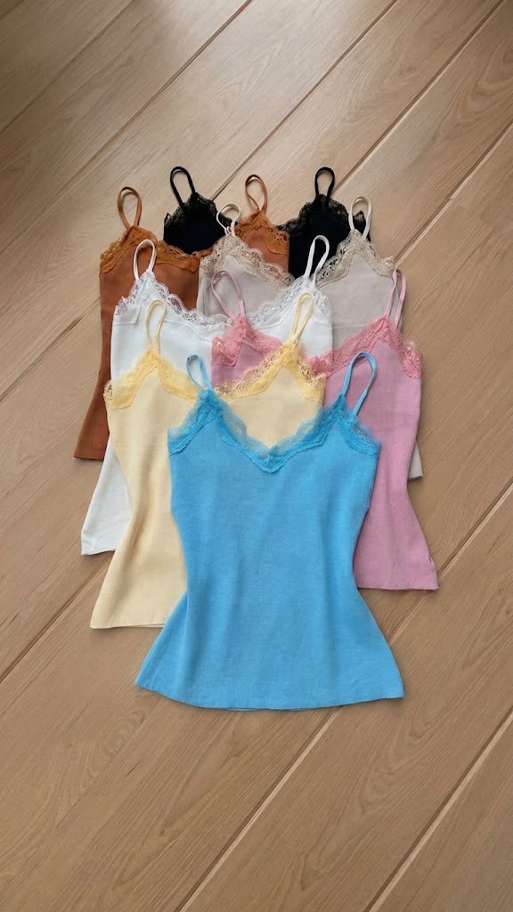 Camisola de Alças Finas com Renda